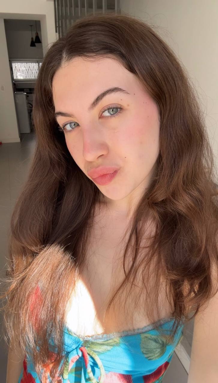 Nude girl Amber in Giza