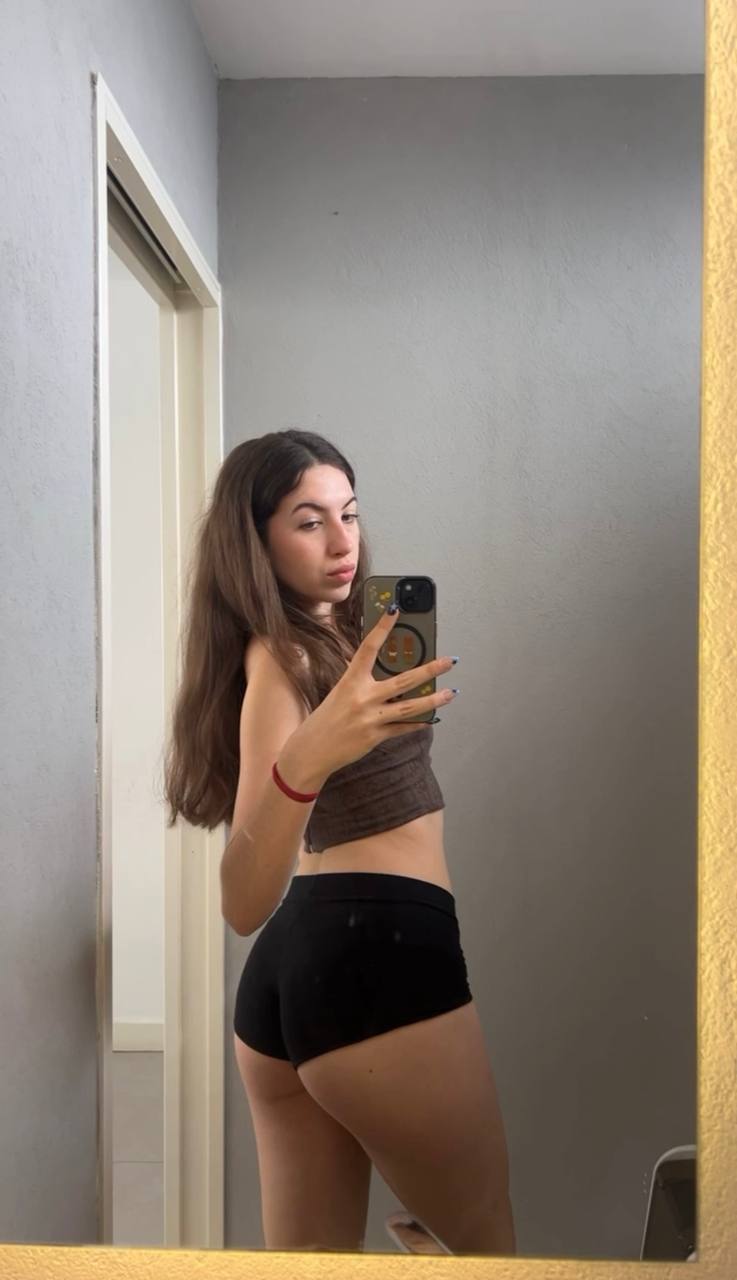 Amber in her underwear in Giza