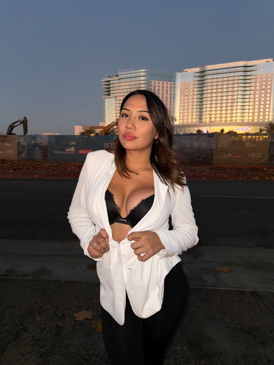 Take a pause and enjoy Ali Cruz — streaming from Giza