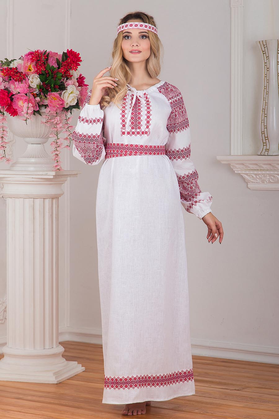 Women in Slavic costumes in Giza