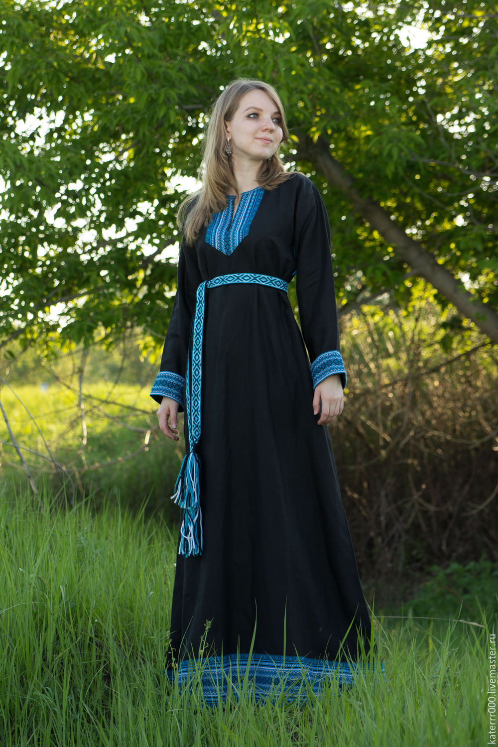 Women in Slavic costumes in Giza