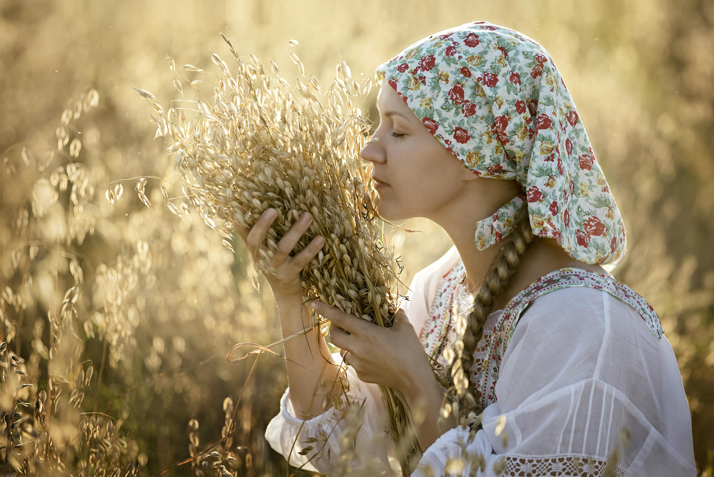 Photo Women in Slavic costumes in Giza