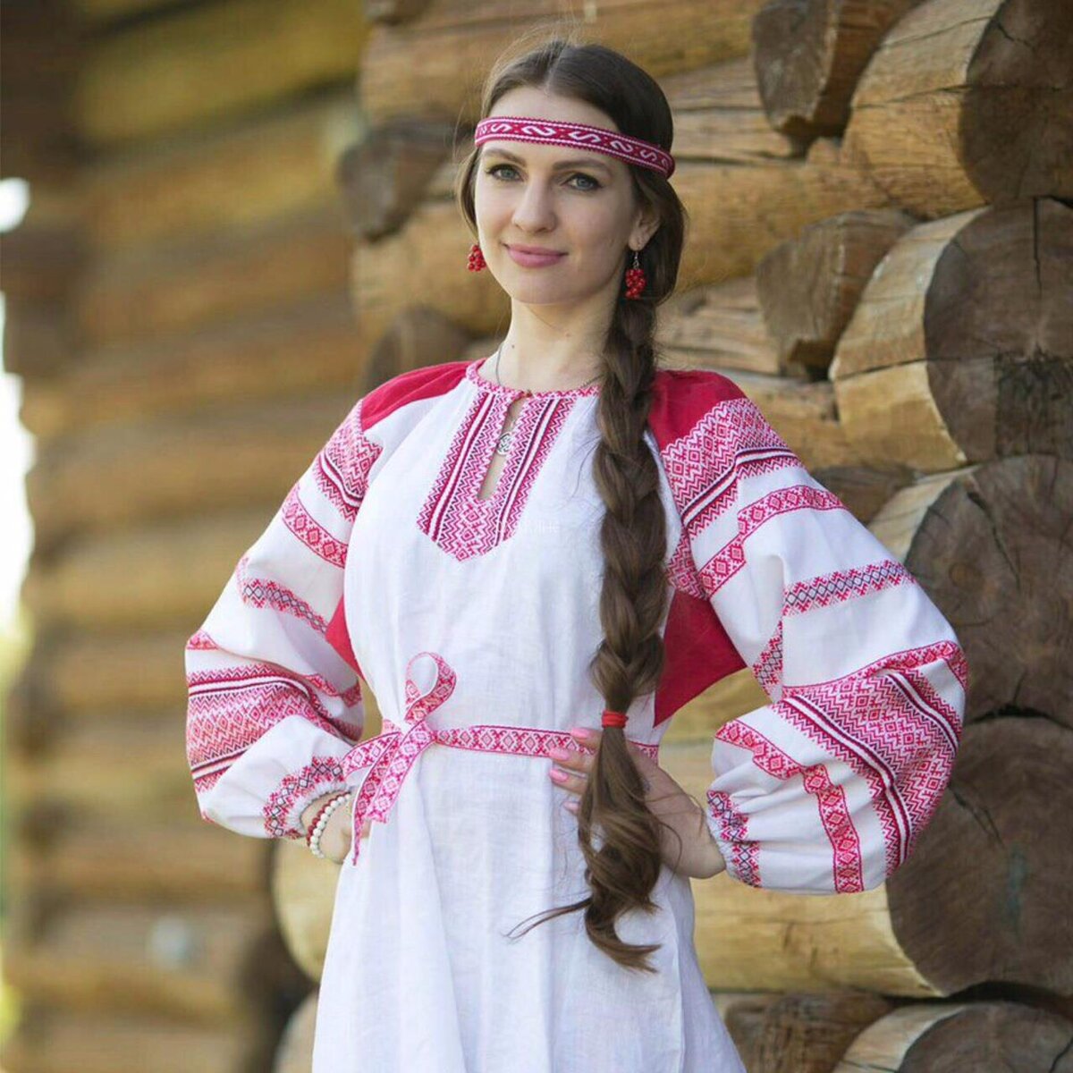 Girls in Slavic costumes in Giza
