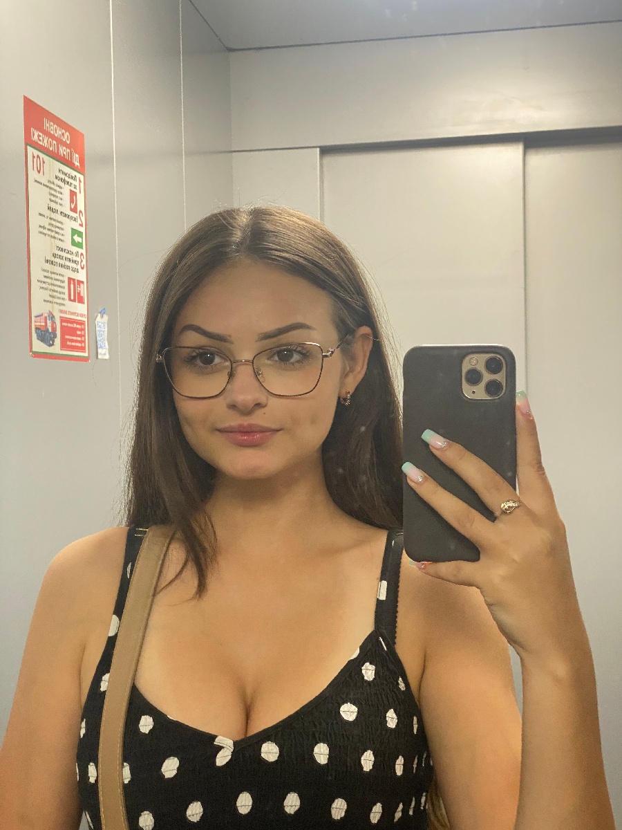 Sexy model Stacy in Giza