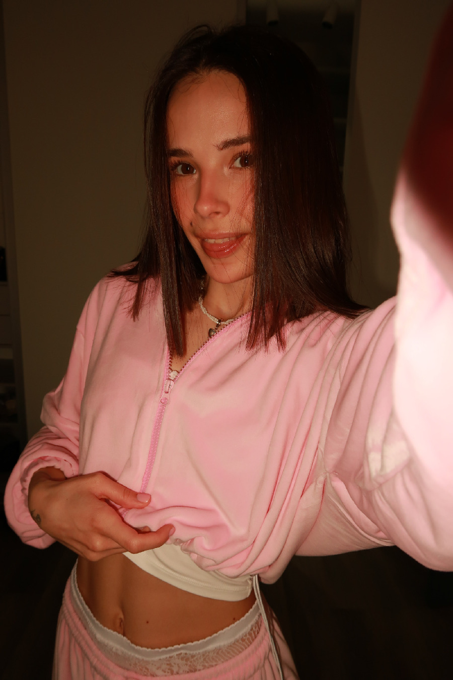 Tina brings the glow — live moments in Giza